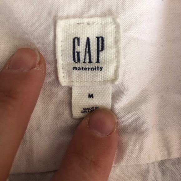 Maternity- Gap button down - Picture 3 of 3